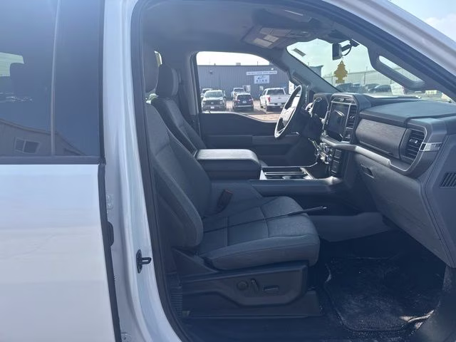 2025 Oxford White Ford F-150 XLT 4X4 Truck