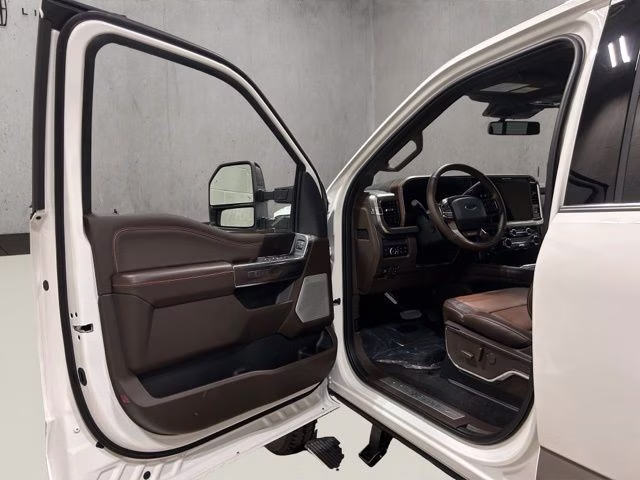 2026 Star White Metallic Tri-Coat Ford Super Duty F-350 SRW King Ranch 4X4 Truck