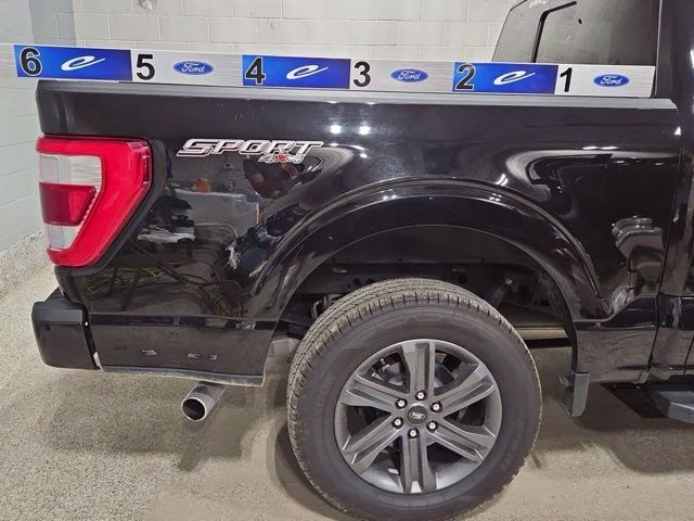 2023 Agate Black Metallic Ford F-150 Lariat 4X4 Truck