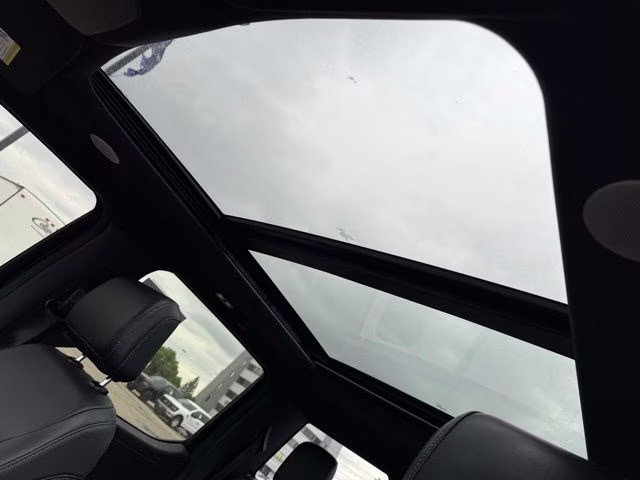 2024 Agate Black Metallic Ford F-150 Lariat 4X4 Truck