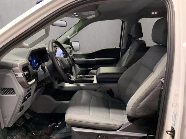 2025 Oxford White Ford F-150 XLT 4X4 Truck