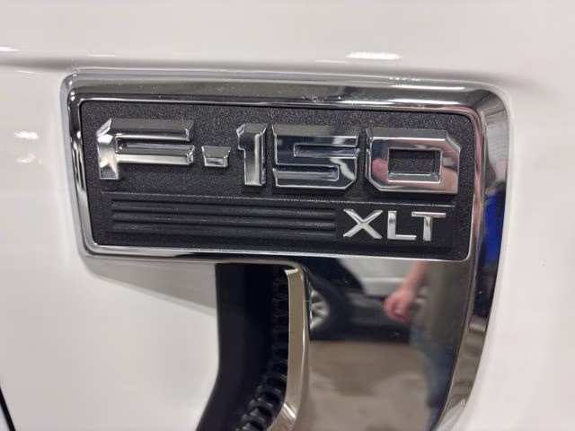 2025 Oxford White Ford F-150 XLT 4X4 Truck