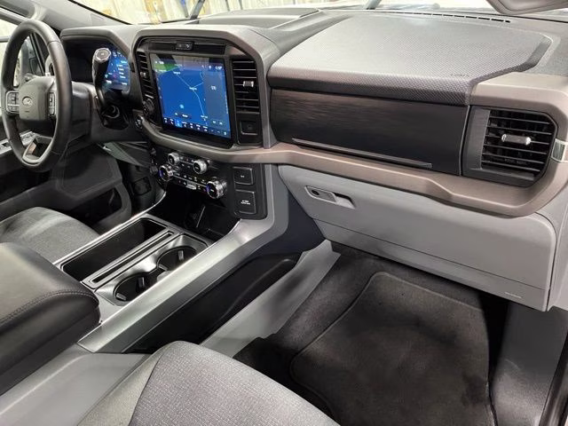 2025 Oxford White Ford F-150 XLT 4X4 Truck