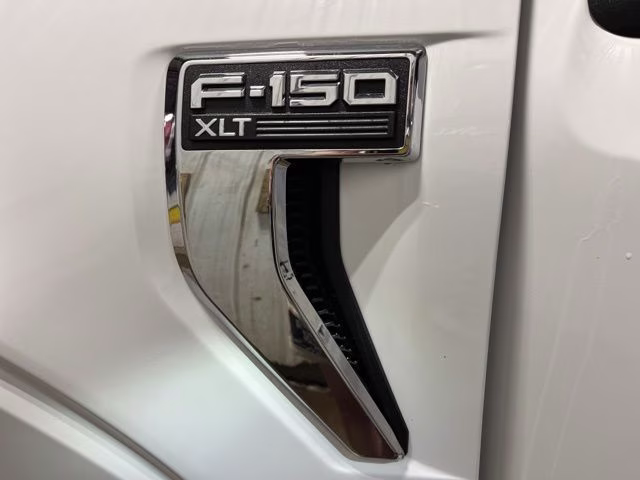 2025 Oxford White Ford F-150 XLT 4X4 Truck