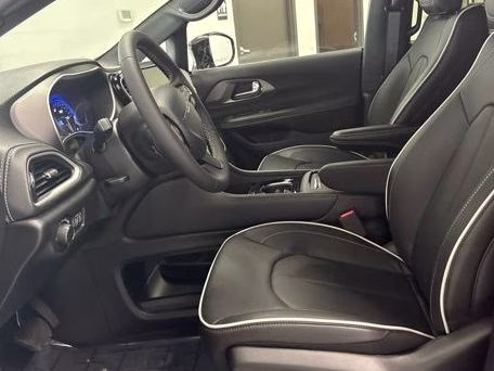 2027 Red Hot Pearlcoat Chrysler Pacifica Limited AWD Van
