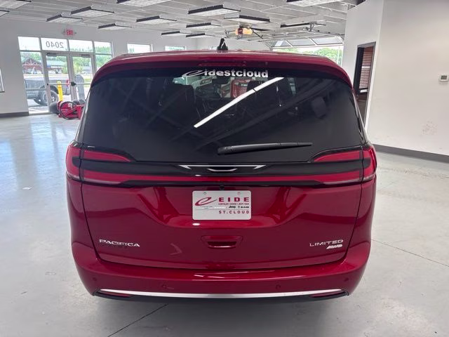 2027 Red Hot Pearlcoat Chrysler Pacifica Limited AWD Van