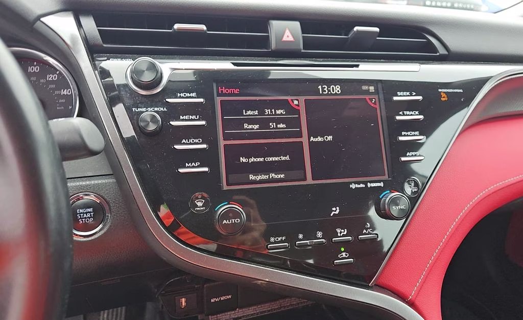 2020 Wind Chill Pearl/Midnight Black Metallic Toyota Camry XSE FWD Sedan