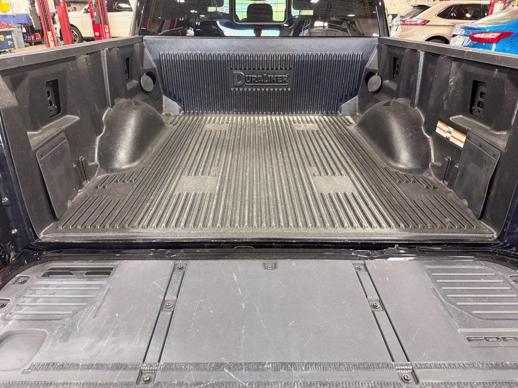 2025 Black Ford F-150 XLT FX4 w/Black Appearance Pkg 4X4 Truck