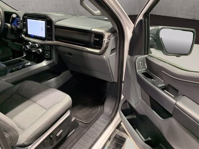 2025 Oxford White Ford F-150 XLT 4X4 Truck