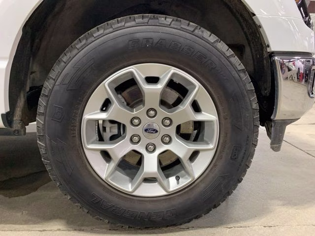 2025 Oxford White Ford F-150 XLT 4X4 Truck