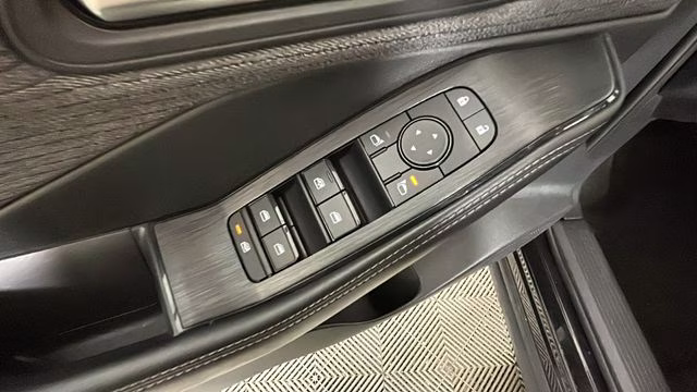 2021 Super Black Nissan Rogue SV FWD SUV
