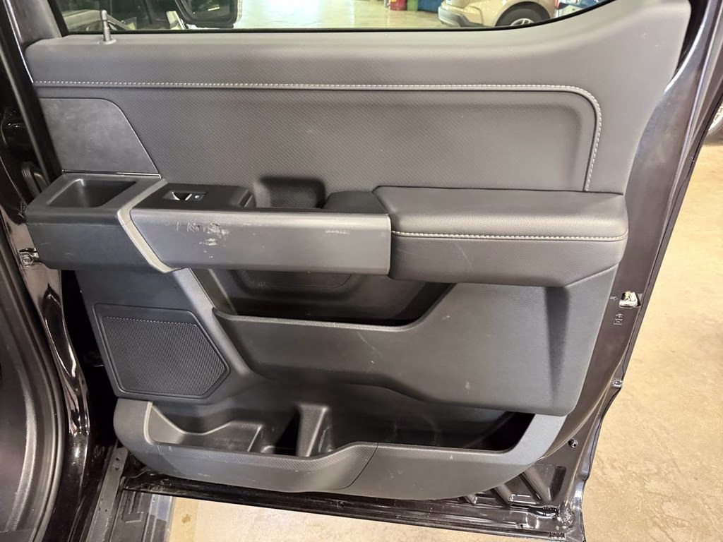 2025 Black Ford F-150 XLT FX4 w/Black Appearance Pkg 4X4 Truck