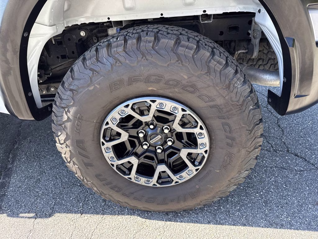 2025 Oxford White Ford F-150 Raptor 4X4 Truck