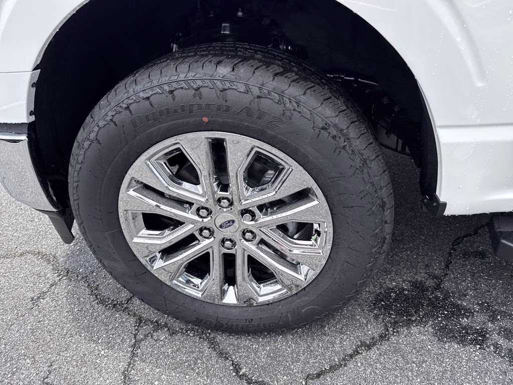 2026 Star White Metallic Tri-Coat Ford F-150 Lariat 4X4 Truck