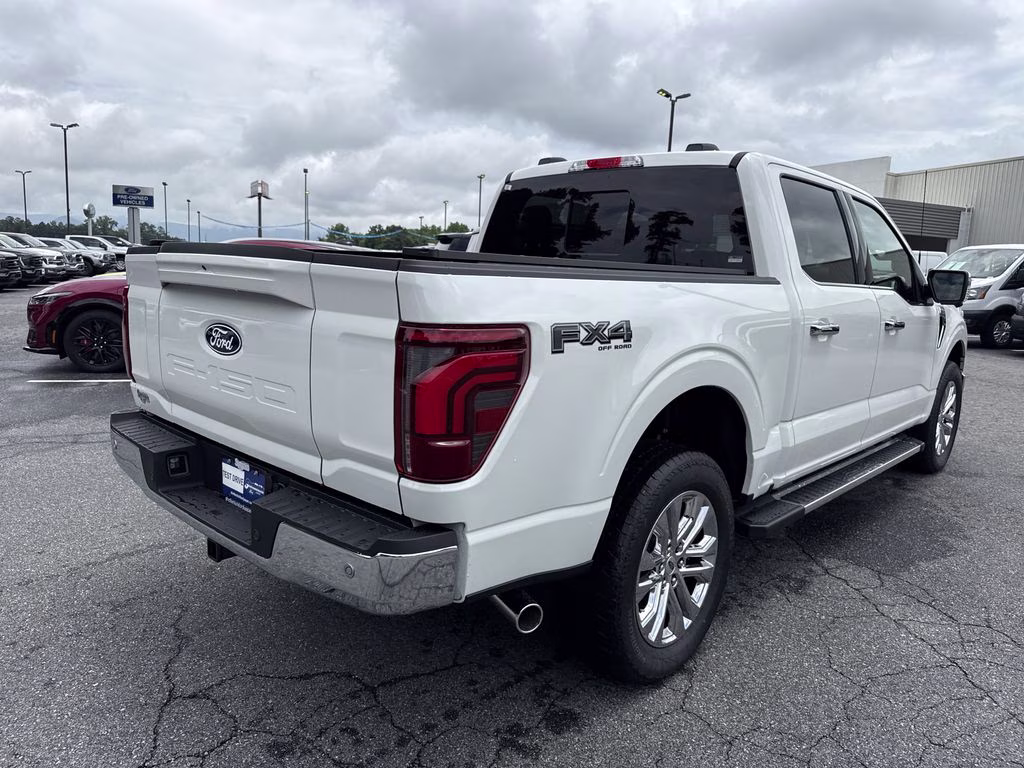 2026 Star White Metallic Tri-Coat Ford F-150 Lariat 4X4 Truck