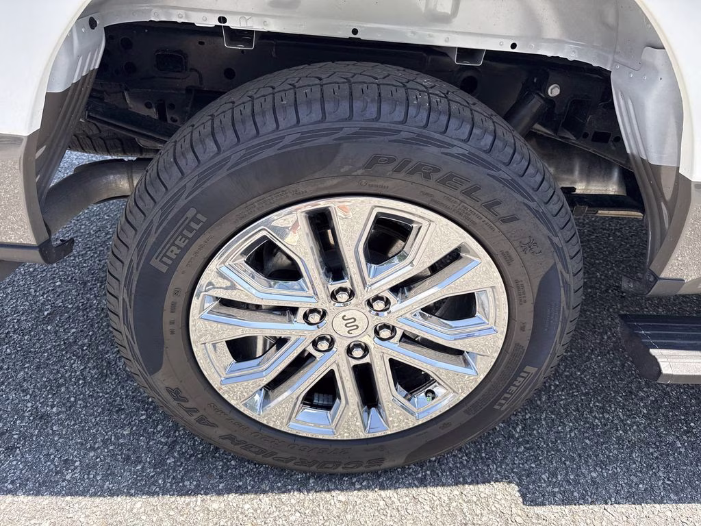 2025 Star White Metallic Tri-Coat Ford F-150 King Ranch 4X4 Truck