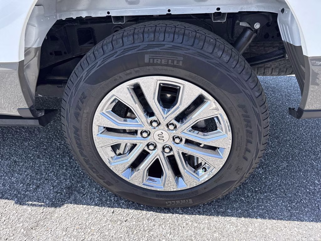 2025 Star White Metallic Tri-Coat Ford F-150 King Ranch 4X4 Truck