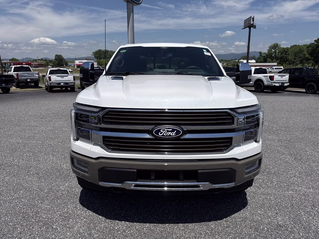 2025 Star White Metallic Tri-Coat Ford F-150 King Ranch 4X4 Truck