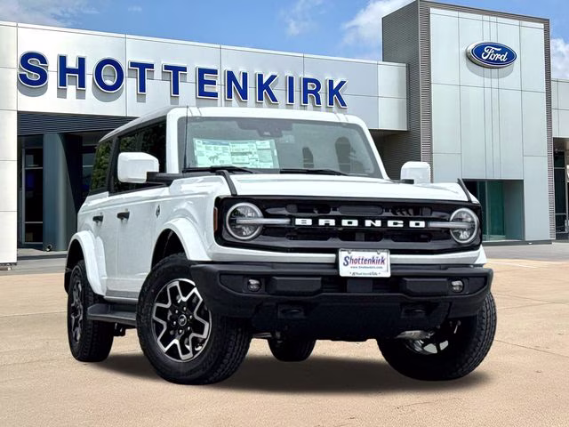 2026 Oxford White Ford Bronco Outer Banks 4X4 SUV