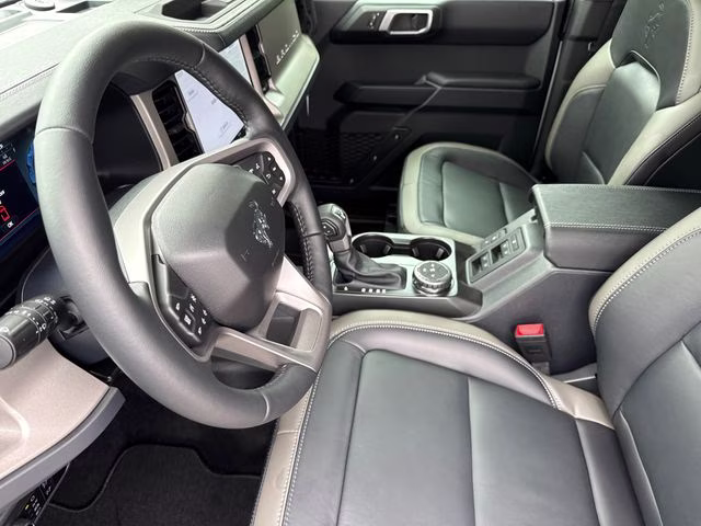 2026 Oxford White Ford Bronco Outer Banks 4X4 SUV
