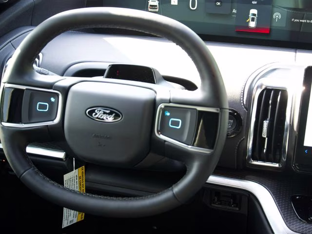 2026 White Metallic Ford Expedition Max Platinum 4X4 SUV