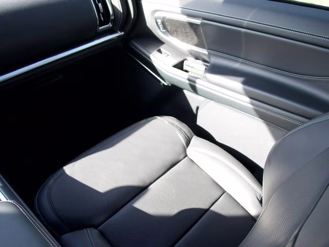 2026 White Metallic Ford Expedition Max Platinum 4X4 SUV