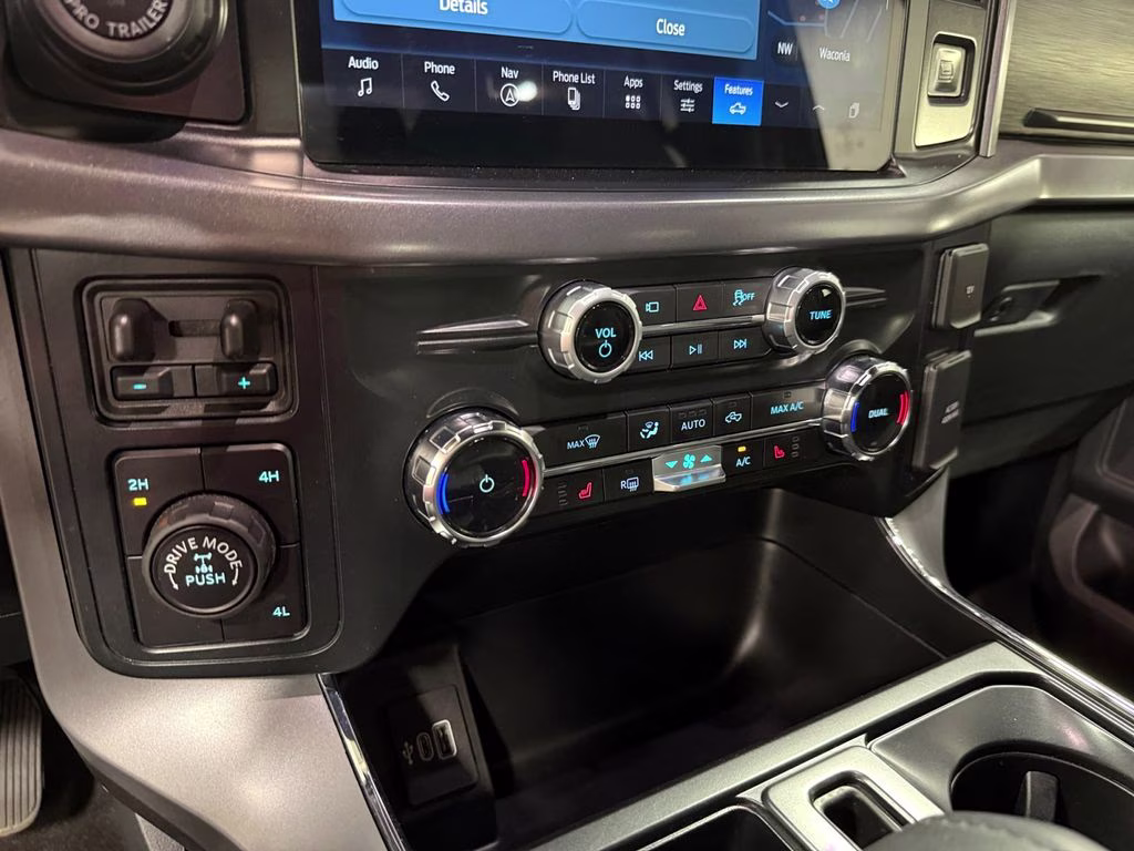 2025 Black Ford F-150 XLT FX4 w/Black Appearance Pkg 4X4 Truck