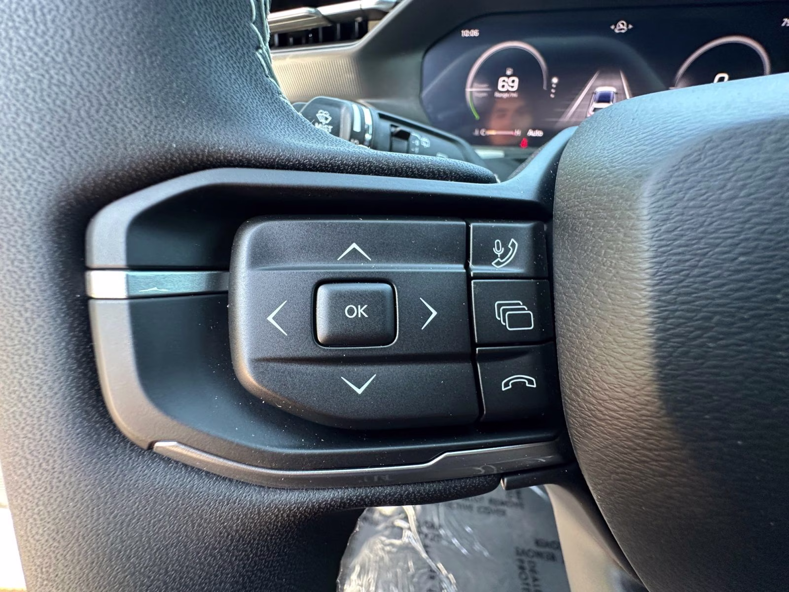 2026 Diamond Black Crystal Pearlcoat Jeep Cherokee Limited 4X4 SUV