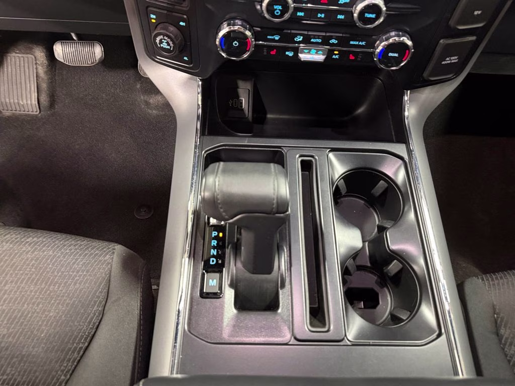2025 Black Ford F-150 XLT FX4 w/Black Appearance Pkg 4X4 Truck