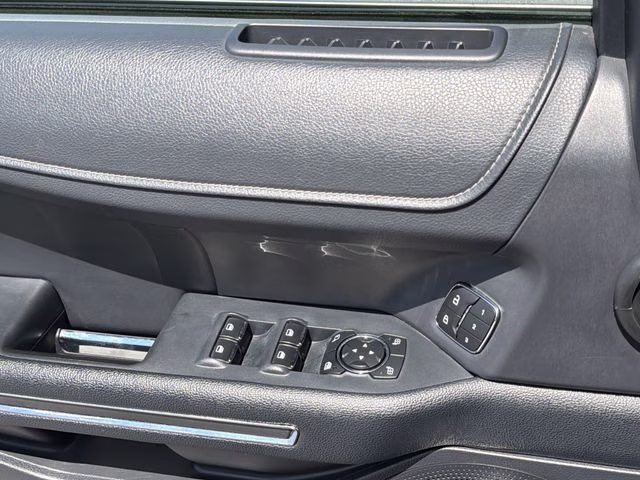 2024 Black Metallic Ford Expedition Max XLT 4X4 SUV