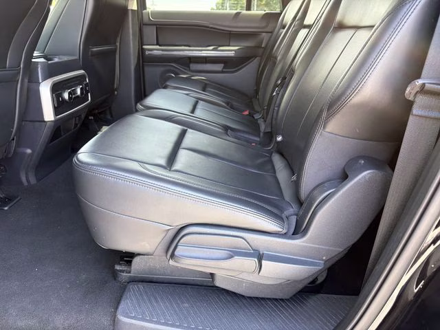 2024 Black Metallic Ford Expedition Max XLT 4X4 SUV