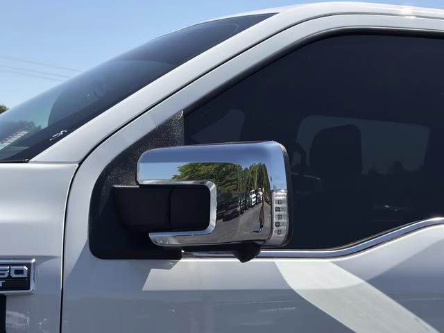 2024 Star White Metallic Tri-Coat Ford F-150 Lariat 4X4 Truck