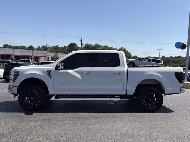 2024 Star White Metallic Tri-Coat Ford F-150 Lariat 4X4 Truck