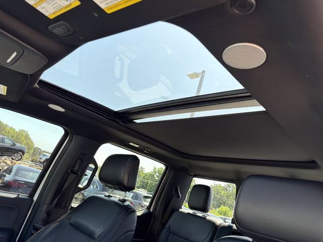 2024 Star White Metallic Tri-Coat Ford F-150 Lariat 4X4 Truck