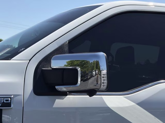2024 Star White Metallic Tri-Coat Ford F-150 Lariat 4X4 Truck