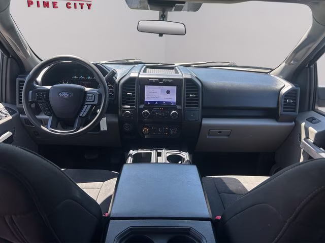 2020 Oxford White Ford F-150 XL 4X4 Truck