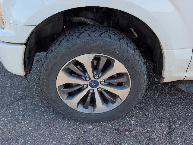 2020 Oxford White Ford F-150 XL 4X4 Truck