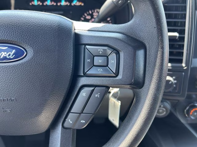 2020 Oxford White Ford F-150 XL 4X4 Truck