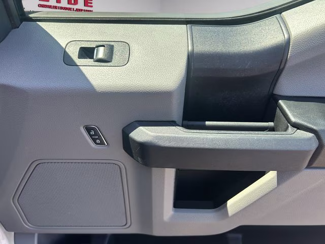 2020 Oxford White Ford F-150 XL 4X4 Truck