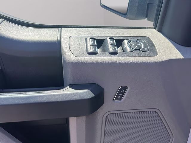 2020 Oxford White Ford F-150 XL 4X4 Truck
