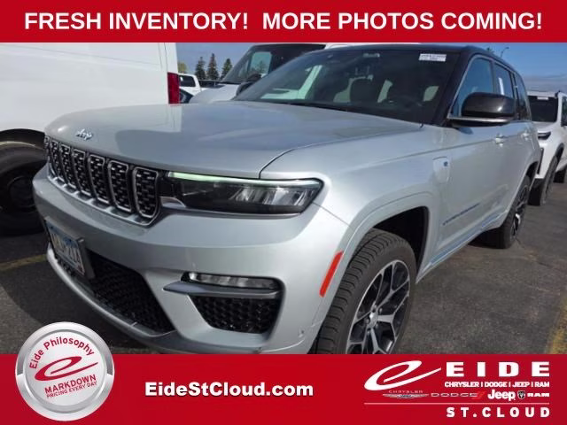2022 Silver Zynith Jeep Grand Cherokee Summit Reserve 4xe 4X4 SUV