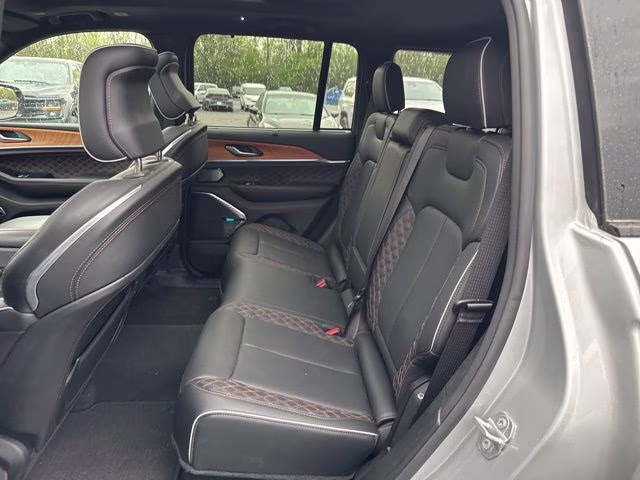 2022 Silver Zynith Jeep Grand Cherokee Summit Reserve 4xe 4X4 SUV