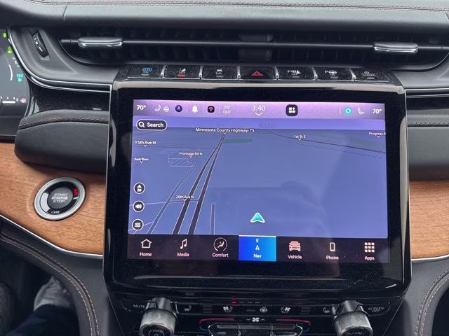 2022 Silver Zynith Jeep Grand Cherokee Summit Reserve 4xe 4X4 SUV