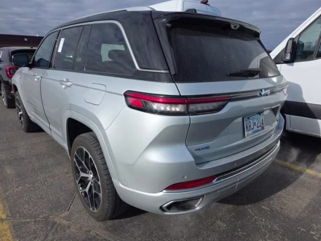 2022 Silver Zynith Jeep Grand Cherokee Summit Reserve 4xe 4X4 SUV