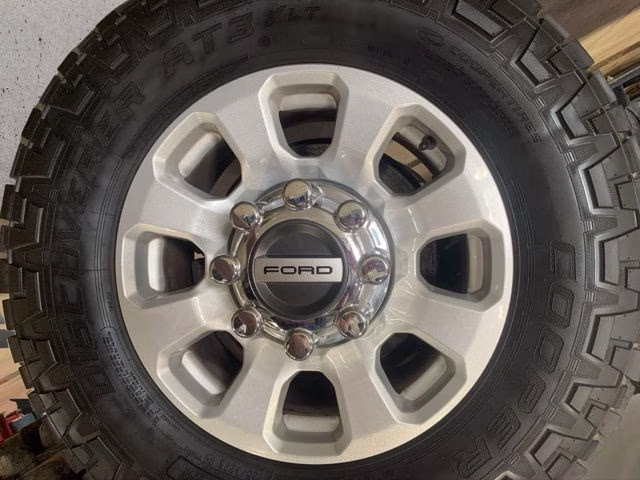 2023 Oxford White Ford Super Duty F-250 SRW XLT 4X4 Truck