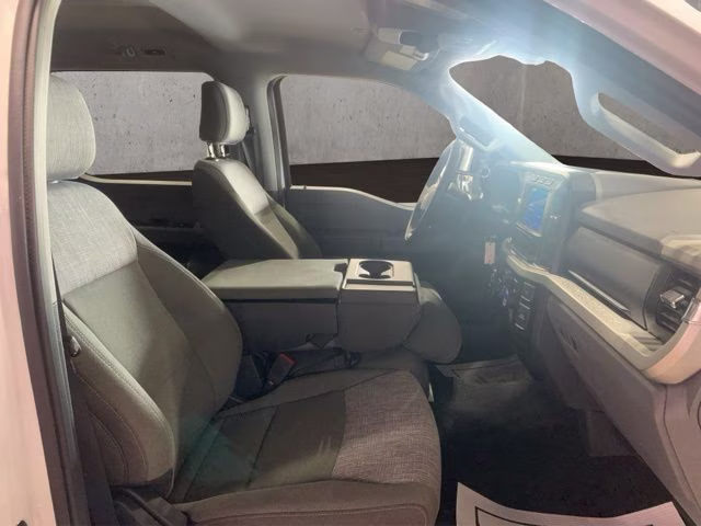 2023 Oxford White Ford Super Duty F-250 SRW XLT 4X4 Truck
