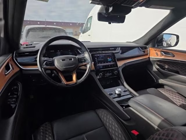 2022 Silver Zynith Jeep Grand Cherokee Summit Reserve 4xe 4X4 SUV