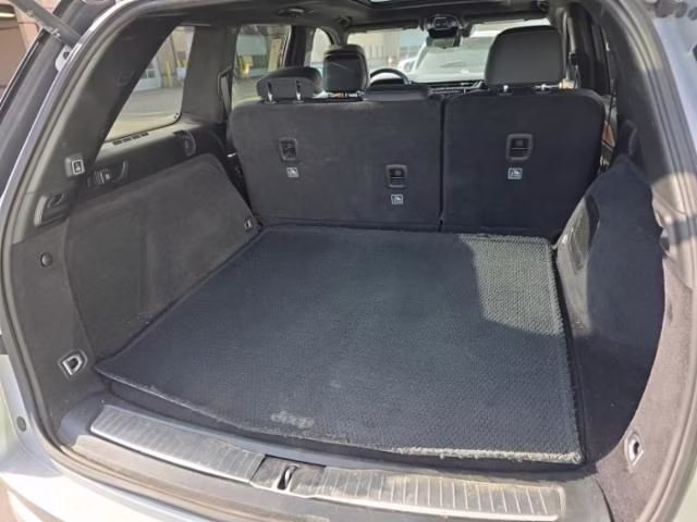 2022 Silver Zynith Jeep Grand Cherokee Summit Reserve 4xe 4X4 SUV