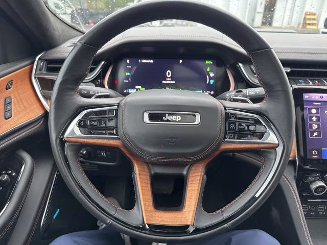 2022 Silver Zynith Jeep Grand Cherokee Summit Reserve 4xe 4X4 SUV