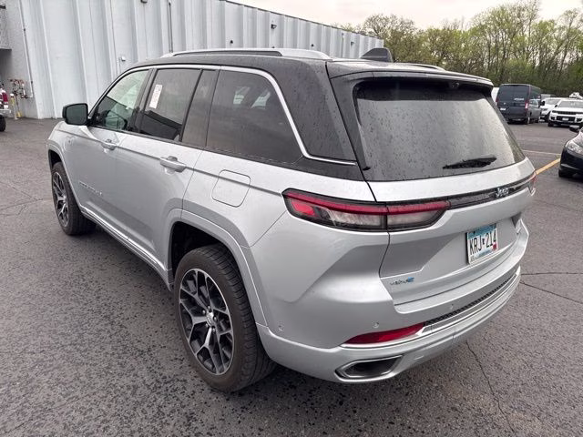 2022 Silver Zynith Jeep Grand Cherokee Summit Reserve 4xe 4X4 SUV